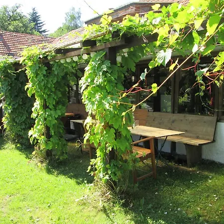 Schorfelder Hof فندق *